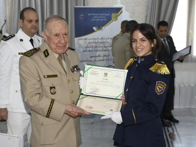 Le Général d'Armée Chanegriha honore les Cadets de la nation lauréats du baccalauréat