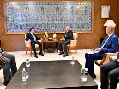 استقبل وزير الدولة، وزير الشؤون الخارجية والجالية الوطنية بالخارج والشؤون الإفريقية، السيّد أحمد عطاف، مساء اليوم بمقر الوزارة، السيد خوسيه أنطونيو سولارتي غوميز، سفير جمهورية كولومبيا بالجزائر، الذي أدّى له زيارة وداع بمناسبة انتهاء مهامه ببلادنا.