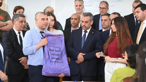 Sadaoui donne le coup d'envoi des épreuves à partir du lycée El Idrissi à Alger