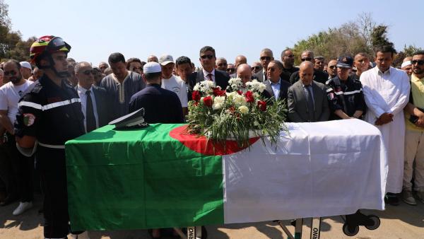 حادث تحطم طائرة للحماية المدنية بجيجل: تشييع جثمان المقدم رضوان برجي  بالعاصمة