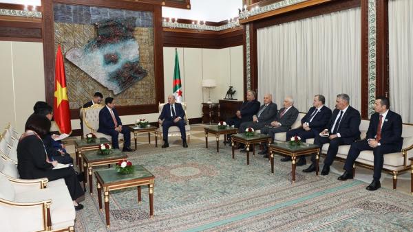 رئيس الجمهورية يستقبل الوزير الأول الفيتنامي  44