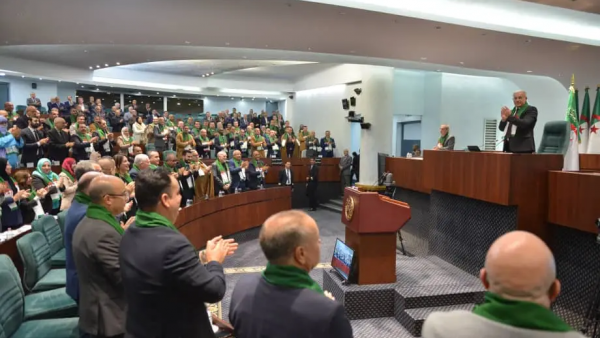 المجلس الشعبي المصادقة على قانون تجريم الاستعمار الفرنسي في الجزائر 