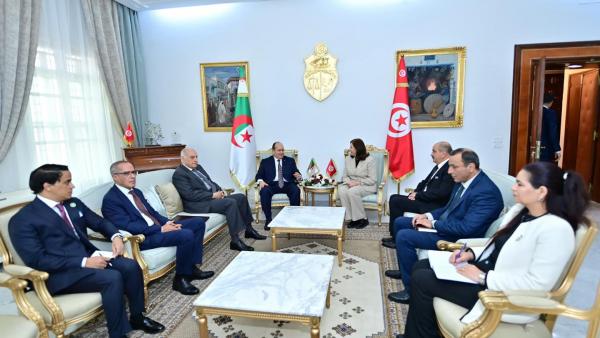 محادثات بين الوزير الأول سيفي غريب و رئيسة الحكومة التونسية 