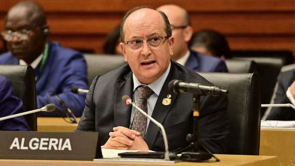 Représentant le président de la République, le Premier ministre participe à Addis-Abeba à une réunion consacrée à l'étude sur les répercussions de la qualification du colonialisme comme crime contre l'humanité