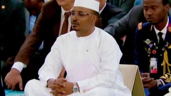 الرئيس التشادي يؤدي صلاة الجمعة بجامع الجزائر