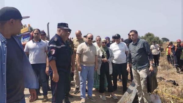 بومرداس : الوزير الأول يصل إلى مكان وقوع حادث انحراف وانقلاب حافلة نقل  مسافرين ببرحمون الكرمة  
