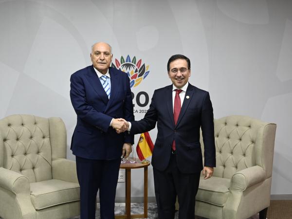 عطاف وألباريس