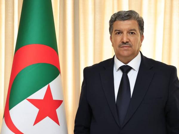 وزير الاتصال زهير بوعمامة