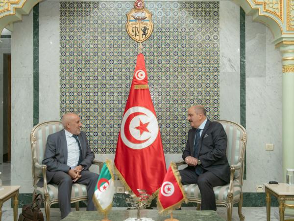 النفطي مستقبلا الوفد الجزائري