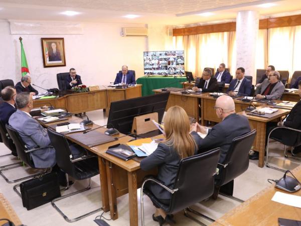 سعيود للولاة: "ضمان الوفرة الغذائية والنقل وتكثيف الرقابة"