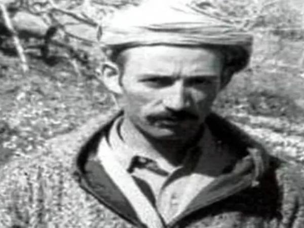 le colonel amirouche aït hamouda