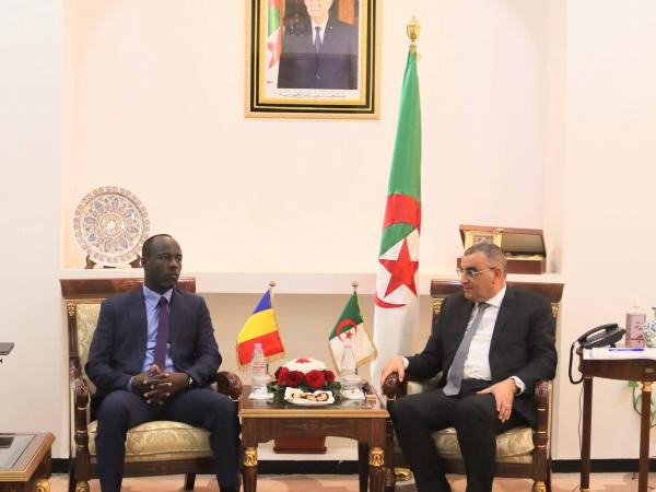 وزير الأشغال العمومية يبحث مع نظيره التشادي سبل تعزيز التعاون الثنائي