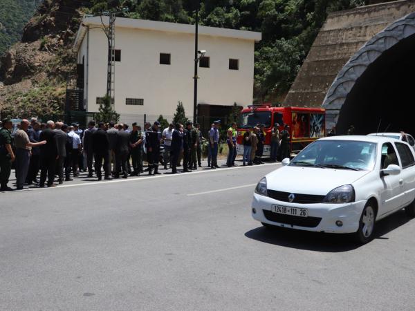 الطريق السيار شمال-جنوب: إعادة فتح مؤقت للنفقين الرابطين بين الحمدانية  والشفة باتجاه الجزائر العاصمة