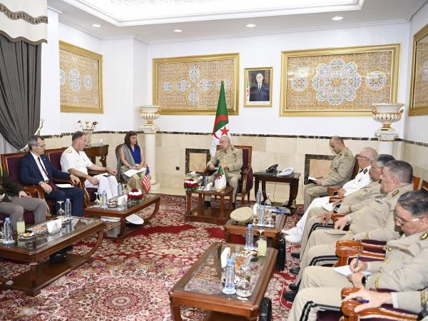استقبل الفريق أول السعيد شنقريحة، الوزير المنتدب لدى وزير الدفاع الوطني، رئيس أركان الجيش الوطني الشعبي، قائد القوات البحرية الأمريكية بأوروبا وإفريقيا وقائد القوات المشتركة لحلف شمال الأطلسي، الأميرال جورج ويكوف
