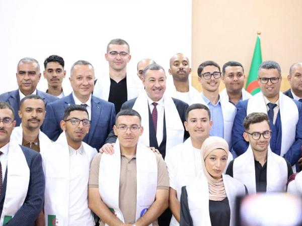 سعيود يشرف على تخرج الدفعة الـ 21 من مراقبي الحركة الجوية